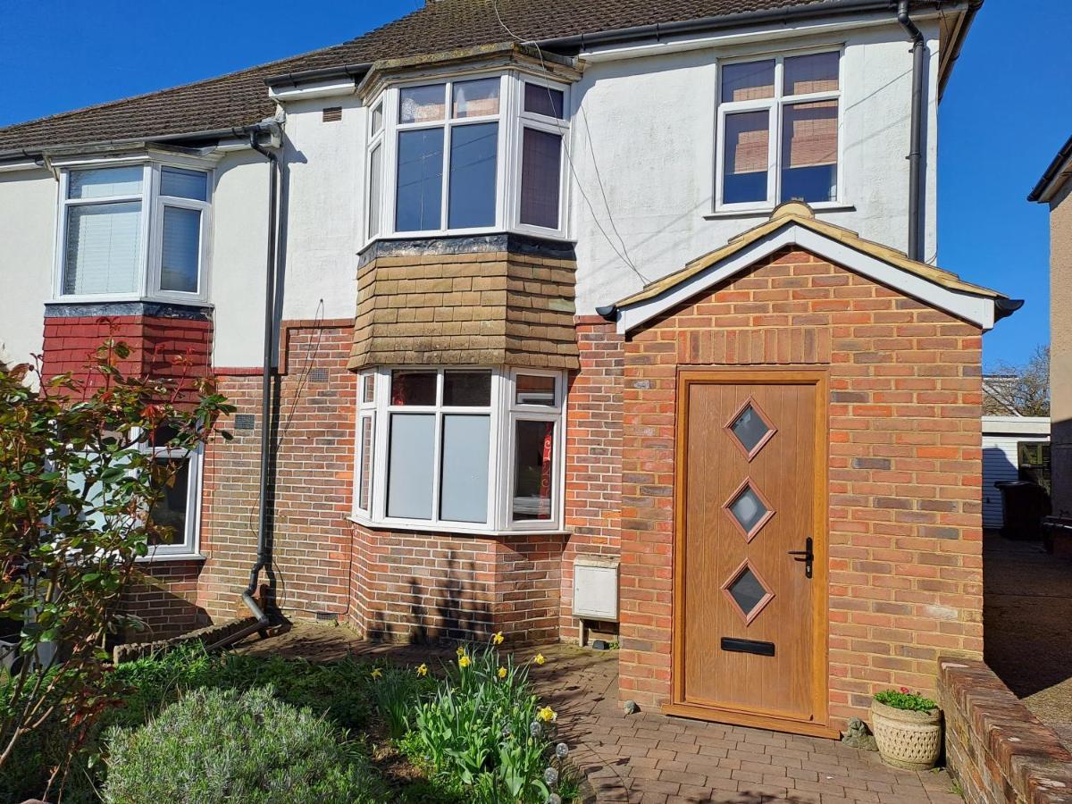 Appartement Quiet Comfortable Patcham Studio Free Parking Hallway Shared With Host à Hove Extérieur photo