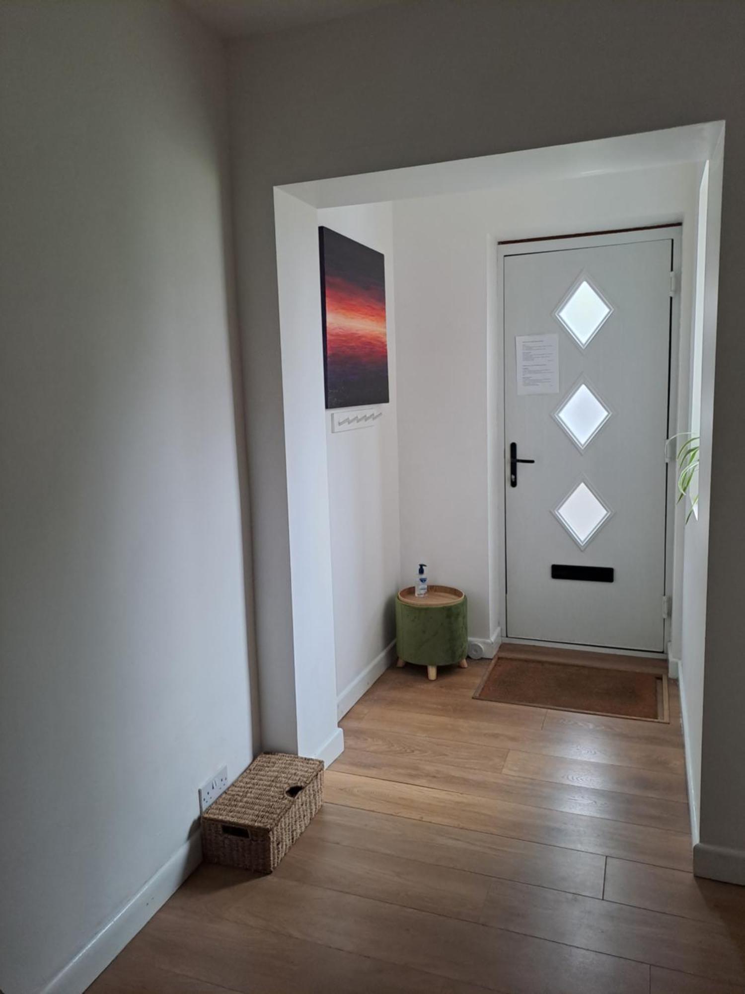 Appartement Quiet Comfortable Patcham Studio Free Parking Hallway Shared With Host à Hove Extérieur photo